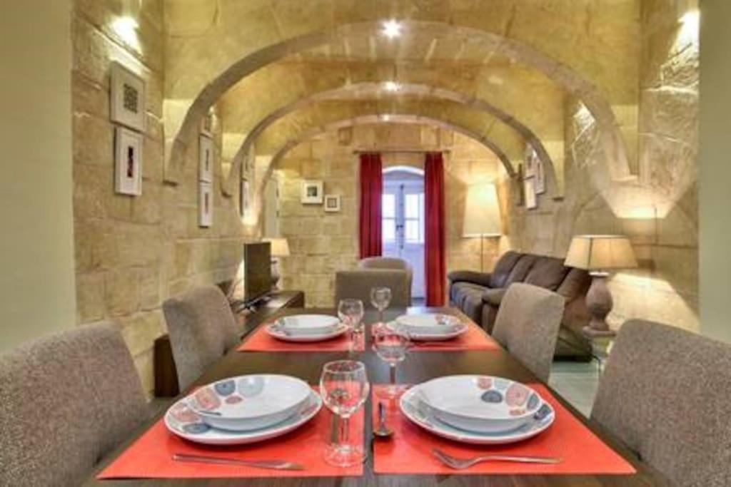 Vallettastay - Orangerie Two Bedroom Apartment 201 מראה חיצוני תמונה