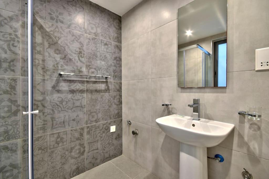 Vallettastay - Orangerie Two Bedroom Apartment 201 מראה חיצוני תמונה